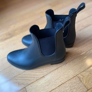 Sam Edelman Chelsea Rain boots .